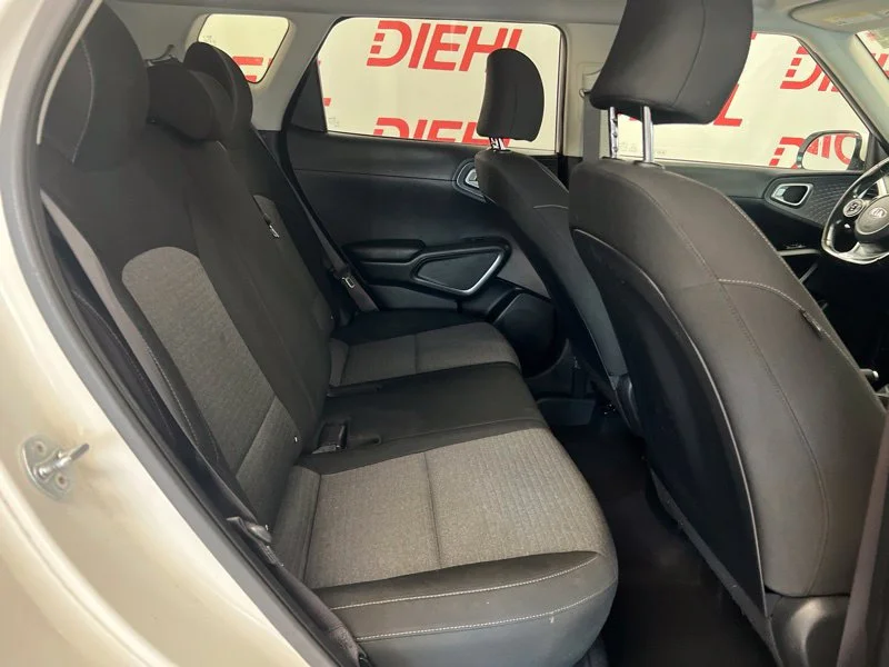 Used 2020 White Kia GT-Line image 11