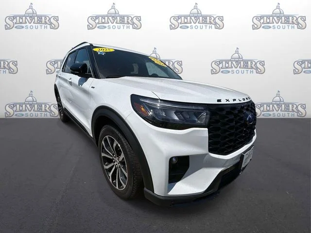 2025 Ford Explorer ST-LINE RWD (PL535)'s photo