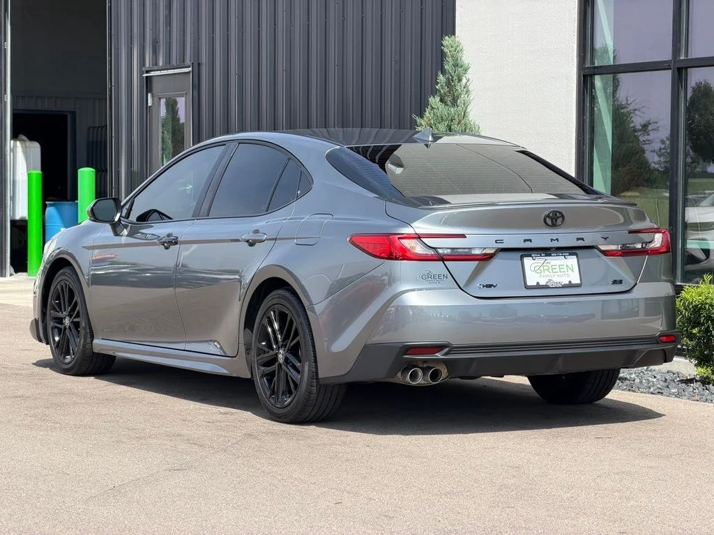 Used 2026  Toyota SE image 3