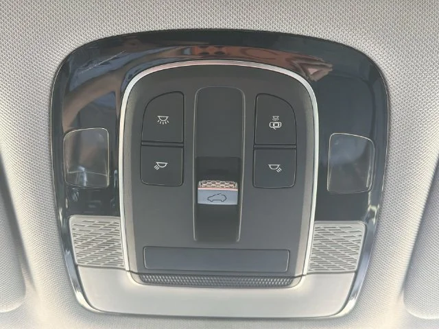 Used 2020 White Hyundai SEL image 29