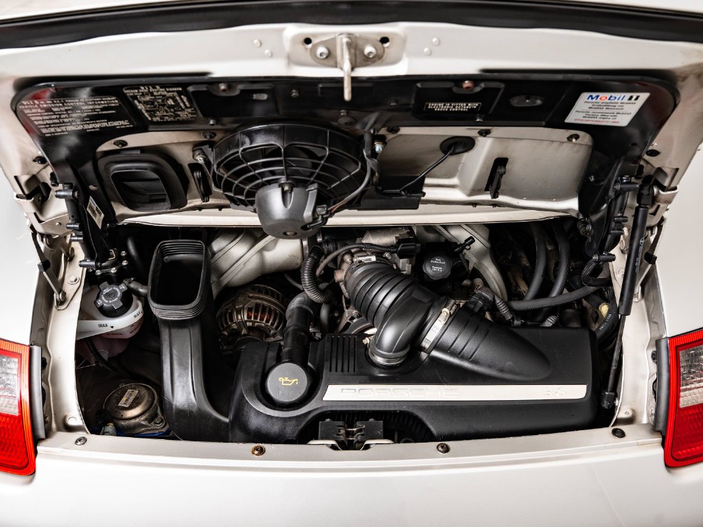 Used 2006 Arctic Silver Porsche Carrera S image 24