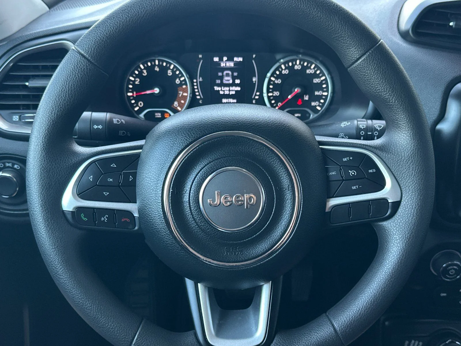 Used 2023 Alpine White Clearcoat Jeep Latitude image 22