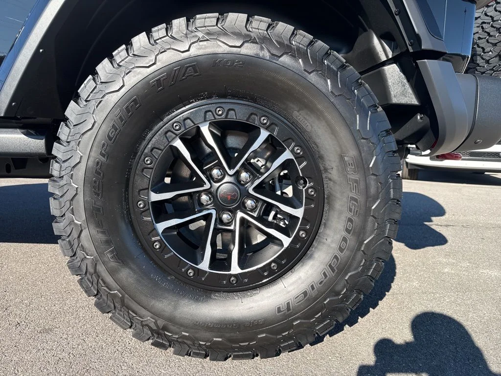 New 2026 Black Clear-Coat Exterior Paint Jeep Rubicon X image 13