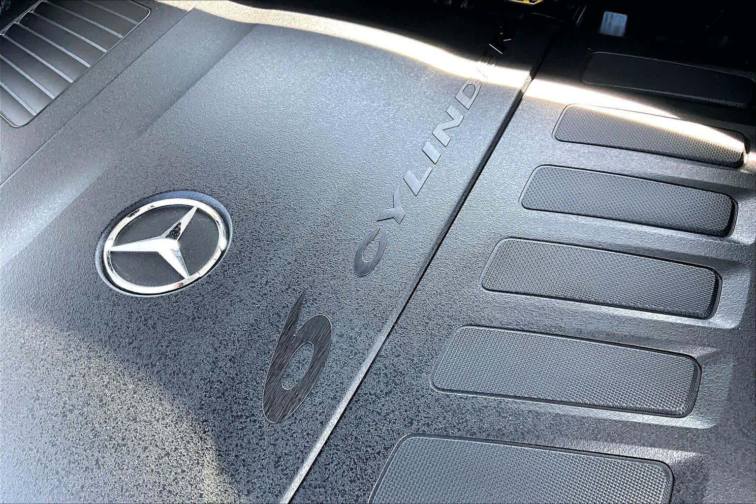 Used 2024 Polar White Mercedes-Benz GLE 450 image 33