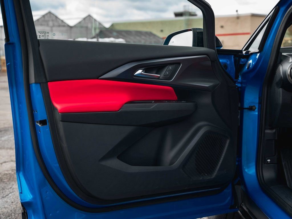 2025 Chevrolet Equinox EV RS - Photo 43