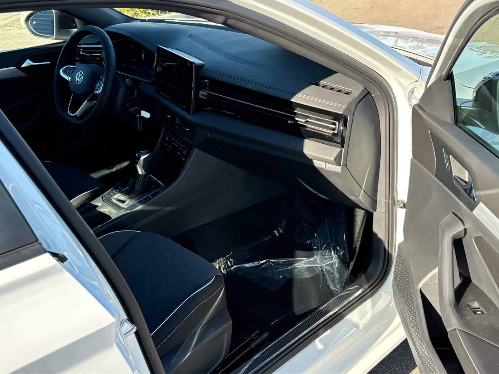 2025 Volkswagen Jetta Sport - Photo 16