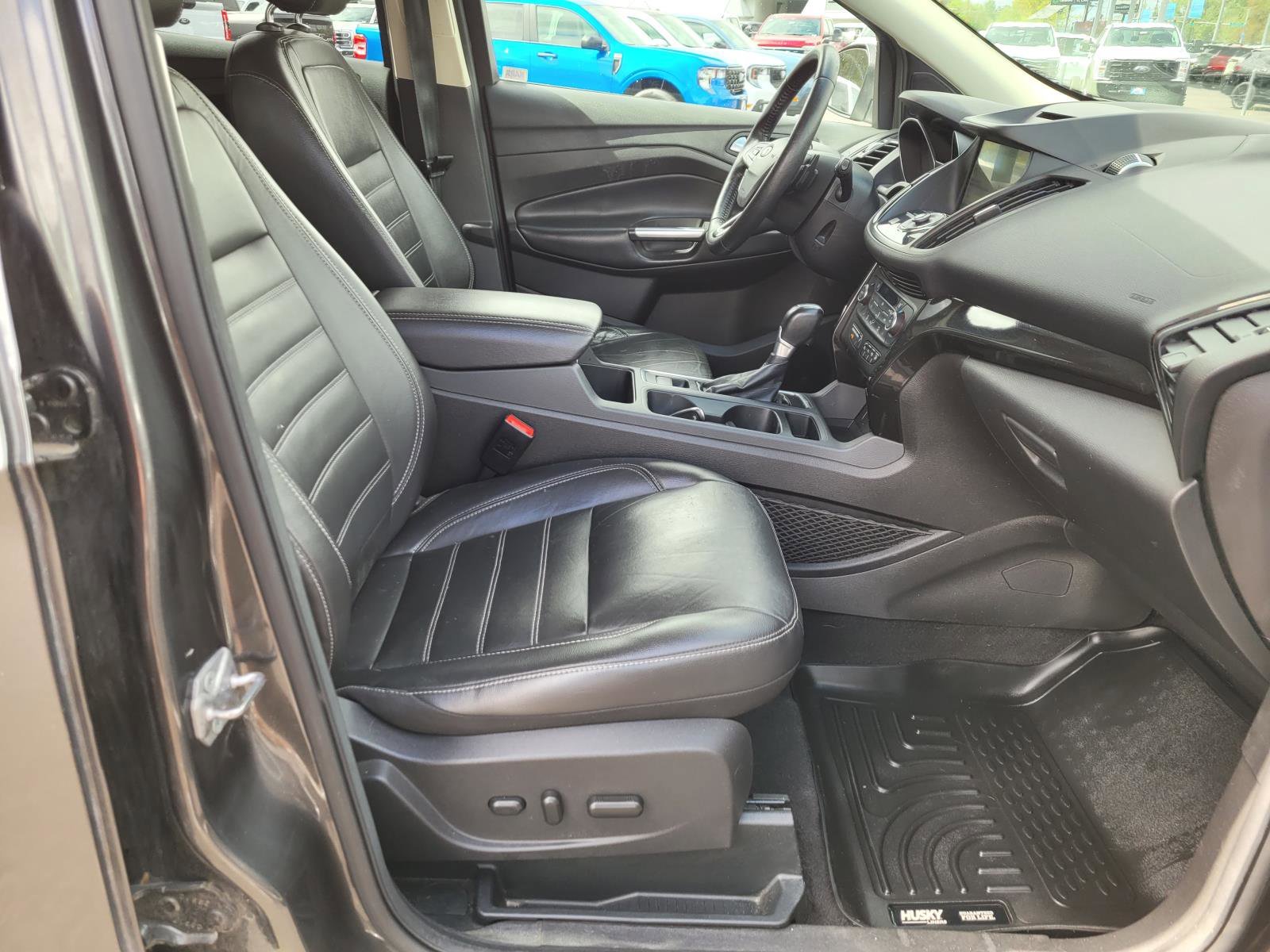 Used 2017  Ford Titanium image 20