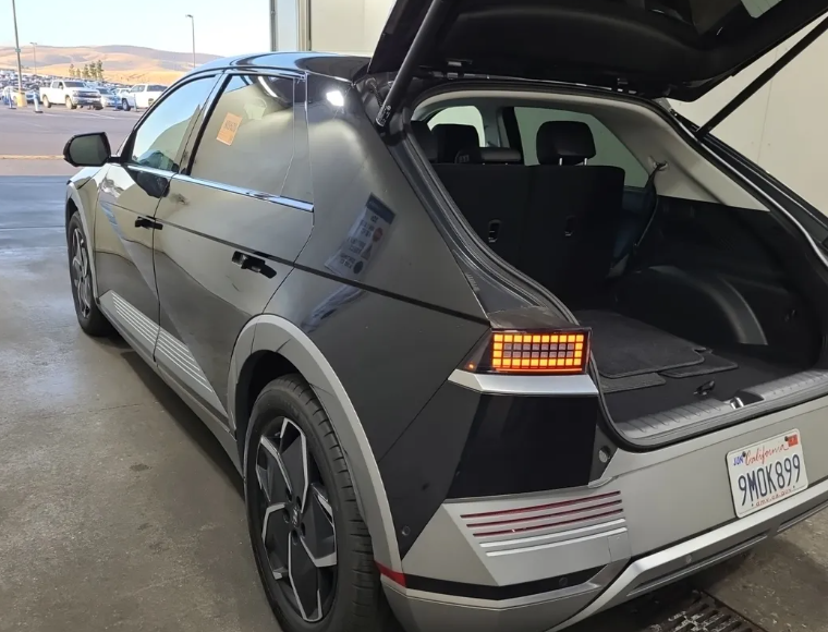 Used 2024 Hyundai IONIQ 5 Limited with VIN KM8KR4DE5RU274677 for sale in Eugene, OR