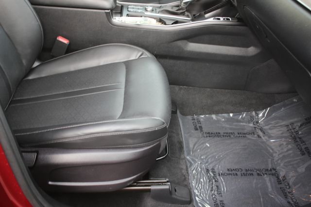 Used 2022 Red Kia S image 34