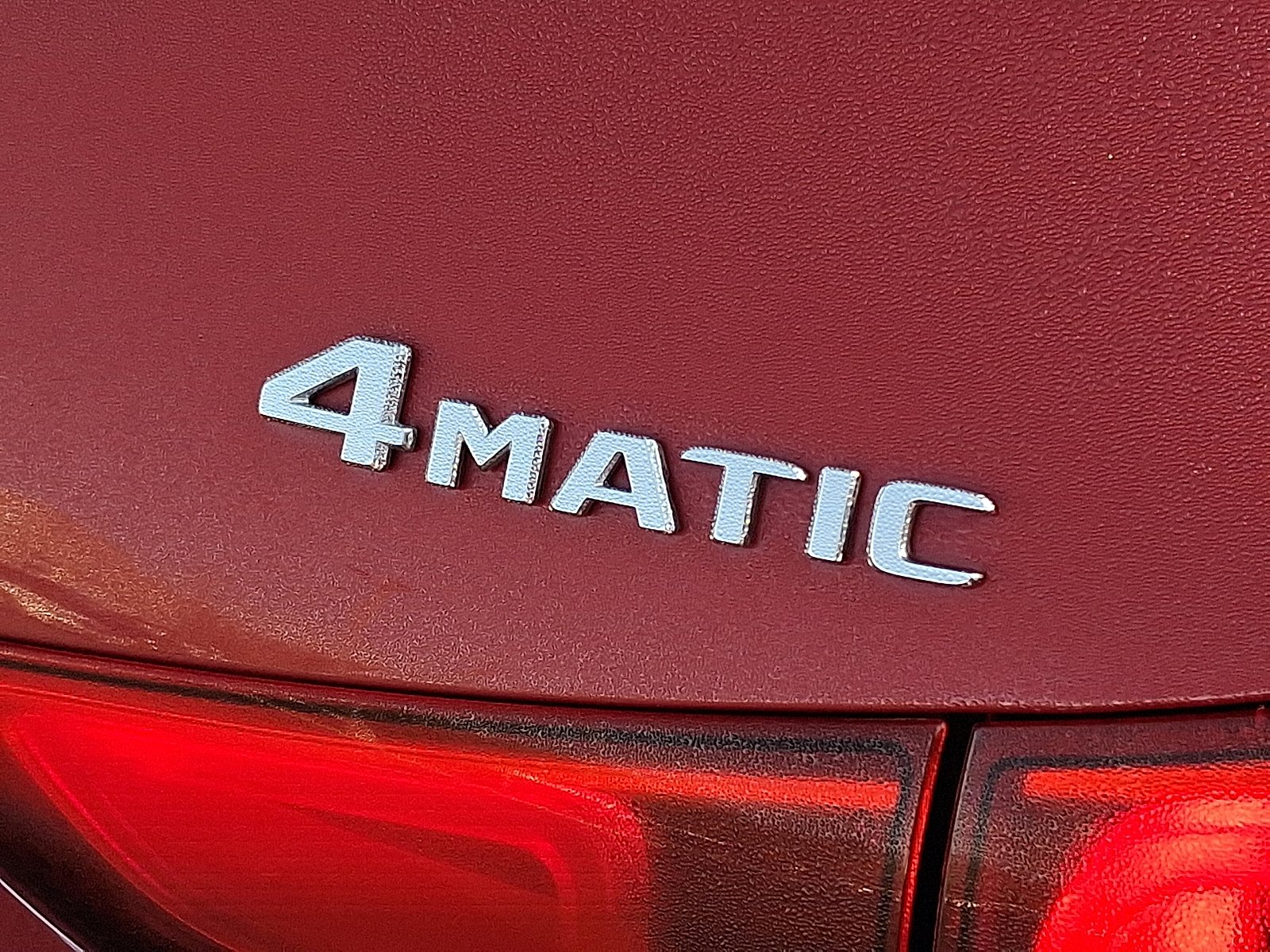 Certified Used 2021 Patagonia Red Metallic - 993 Mercedes-Benz 4MATIC® image 32