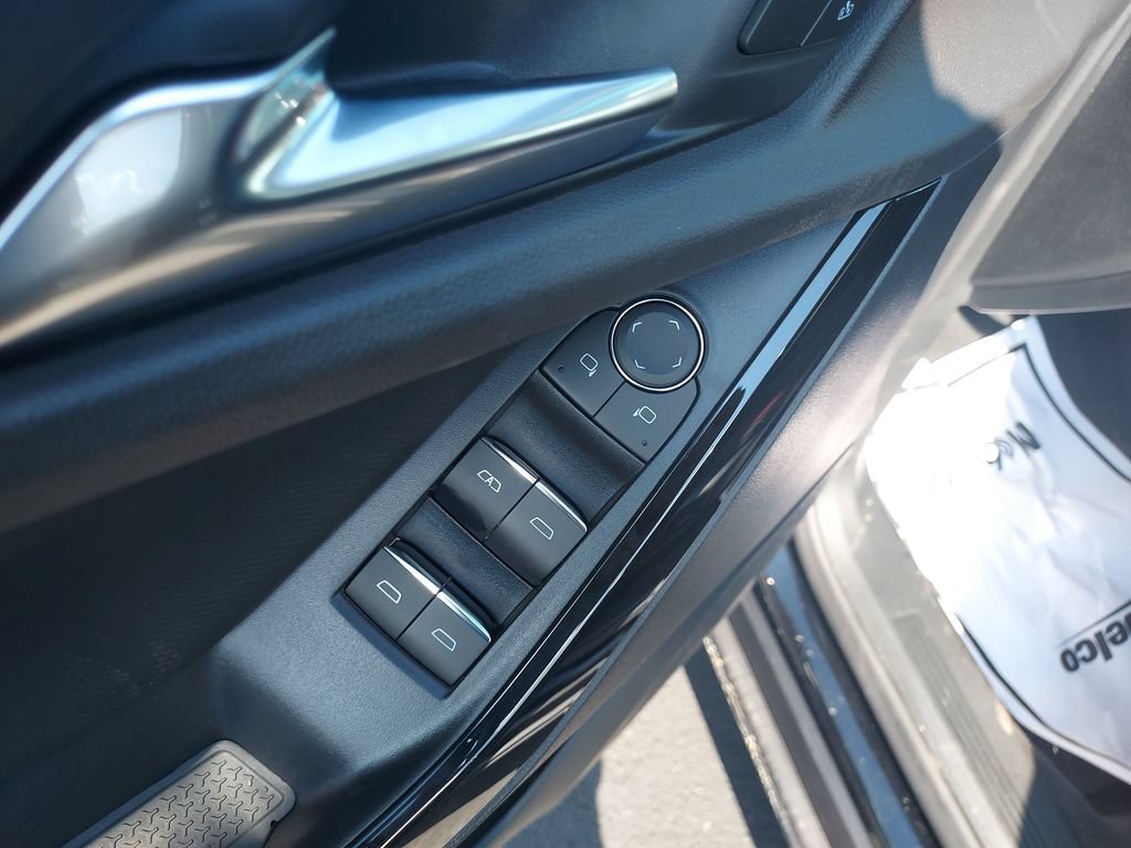 2027 Chevrolet Equinox RS - Photo 11