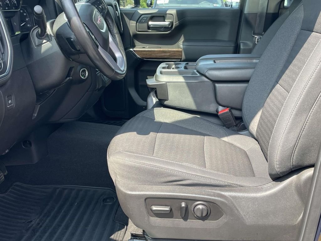 Used 2020 Blue GMC Elevation image 9