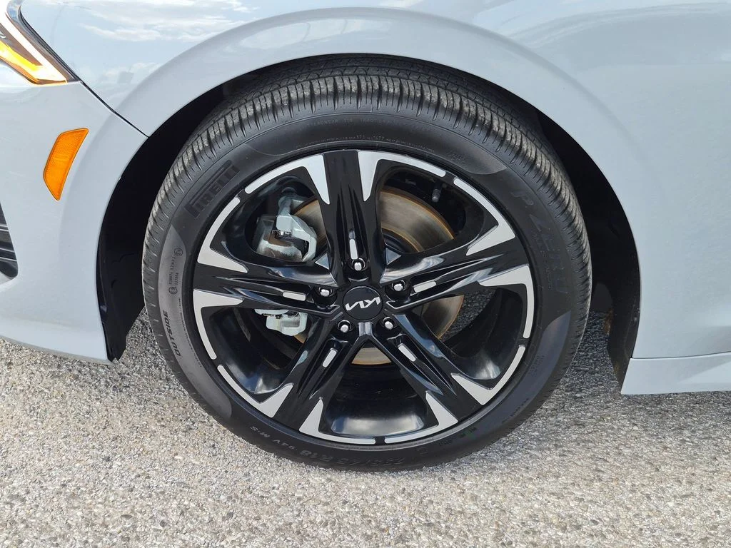 Used 2022 Gray Kia GT-Line image 9