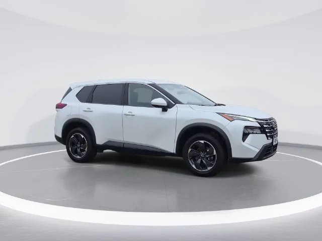 Used 2025 White Nissan SV image 9
