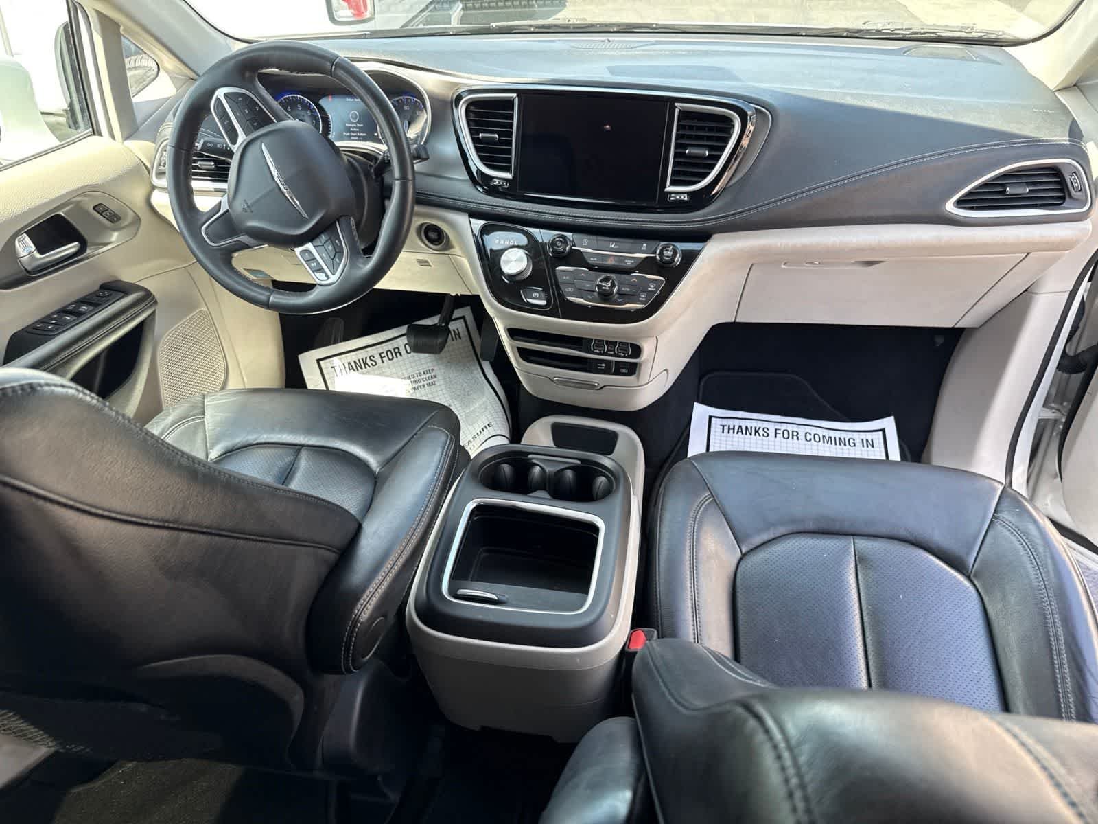 Used 2022 Bright White Clearcoat Chrysler Touring L image 14