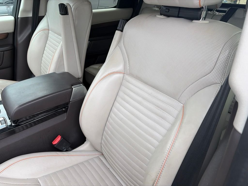 Used 2018 Fuji White Land Rover HSE Luxury image 13