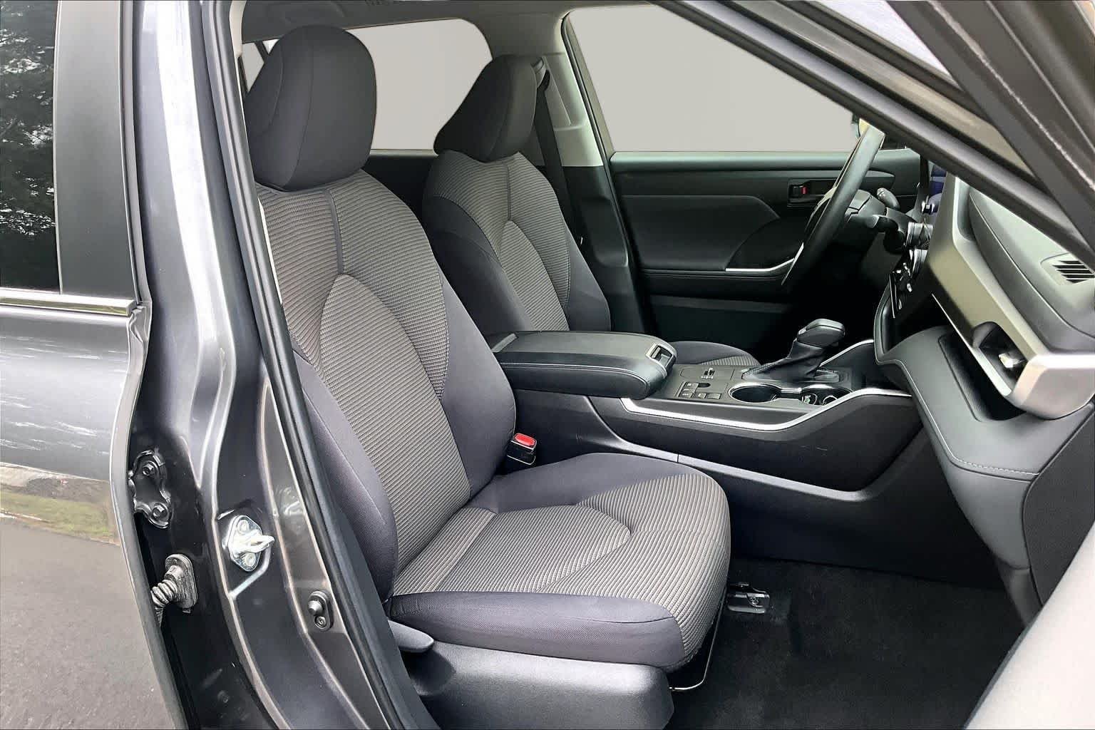 Used 2023 Magnetic Gray Metallic Toyota L image 9