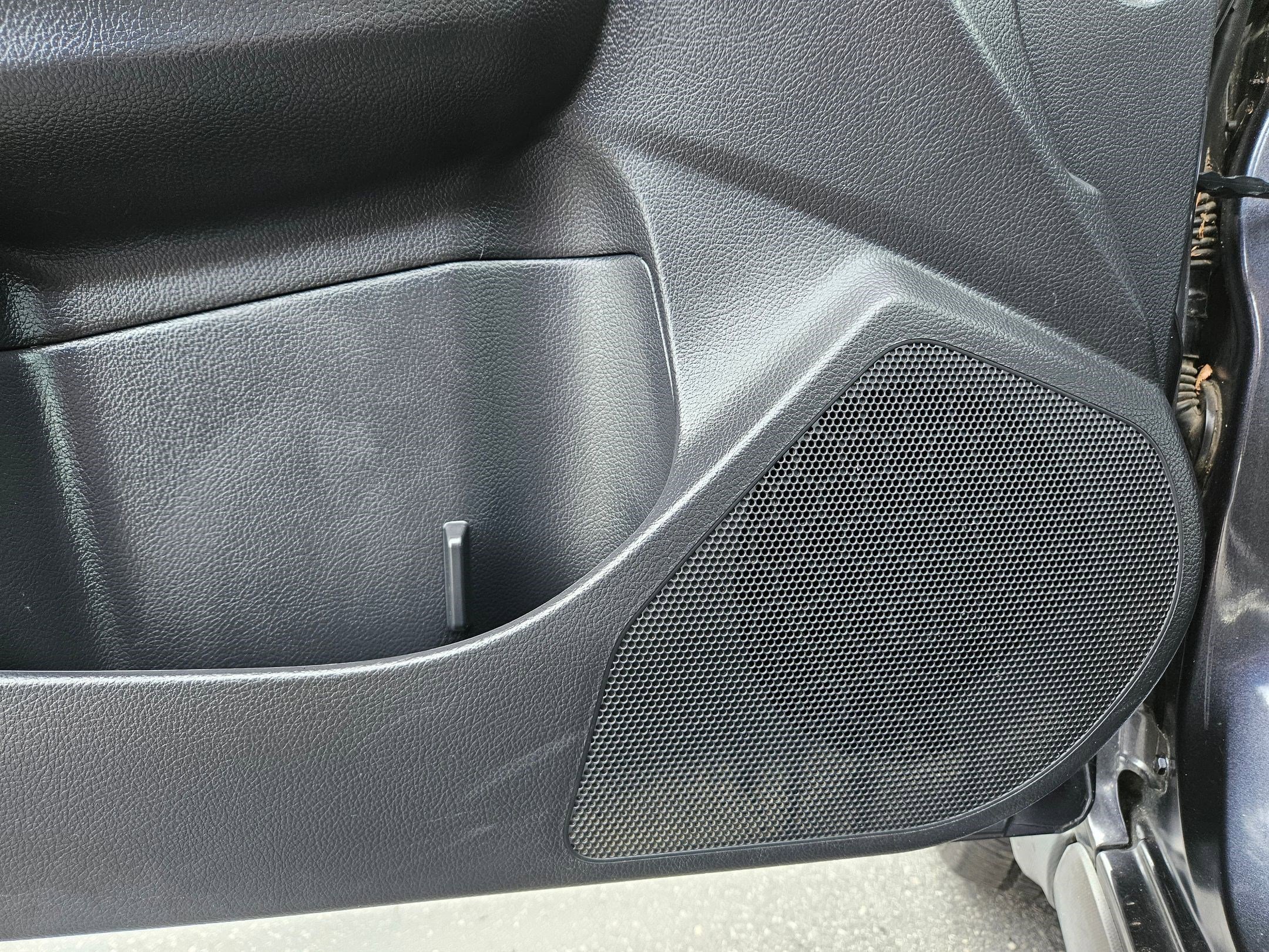 Used 2017 Dark Gray Metallic Subaru Limited image 13