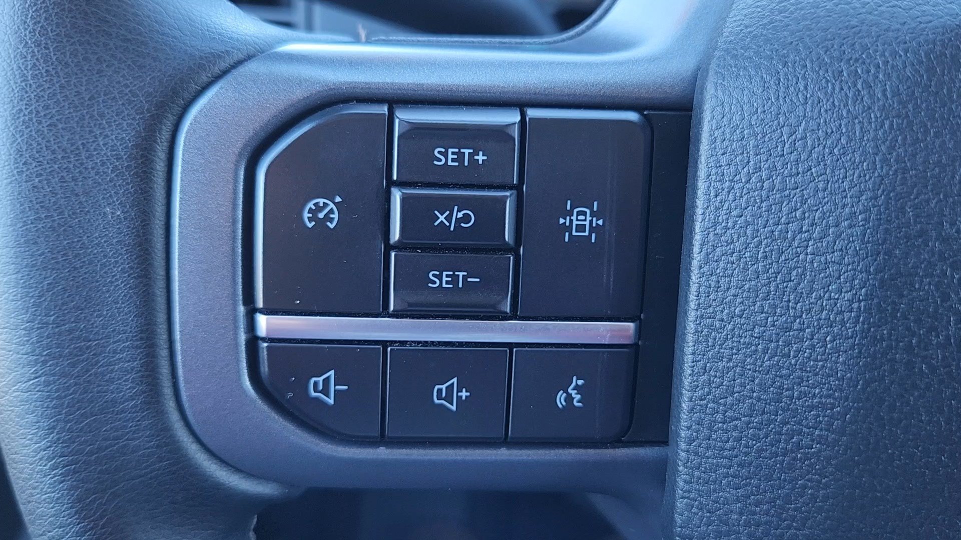 2025 Ford F-150 XLT - Photo 12