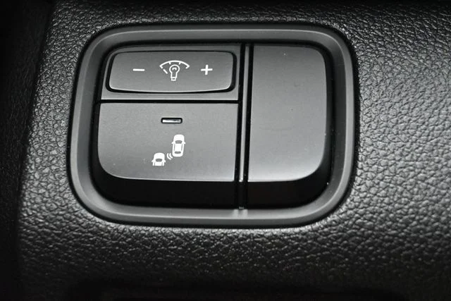 Used 2018 Black Kia S image 22