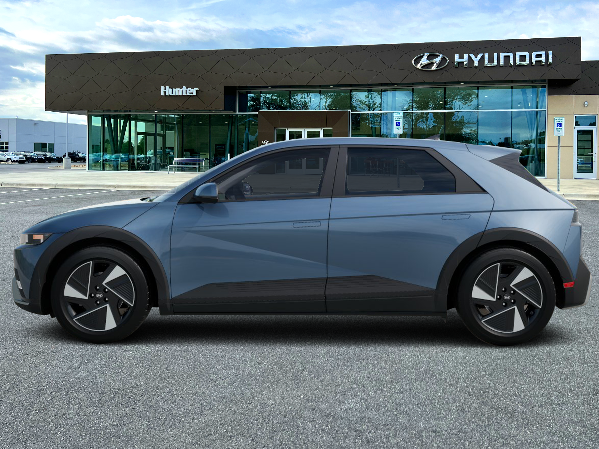 New 2027 Lucid Blue Hyundai SE image 3