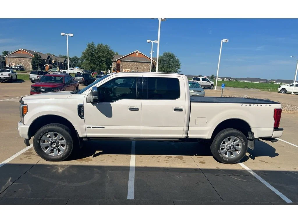 Used 2018 White Platinum Tri-Coat Metallic Ford Platinum image 5