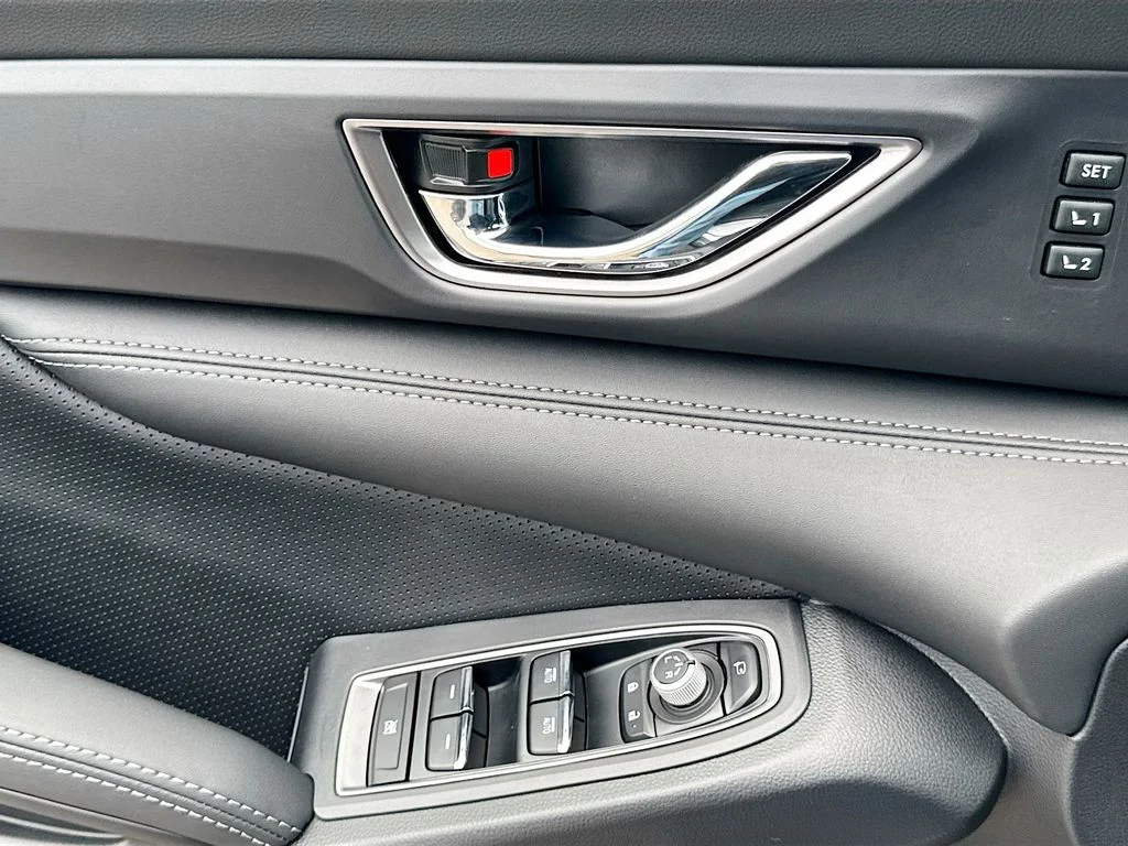 New 2026 ICE SILVER METALLIC Subaru Limited 7-Passenger image 22