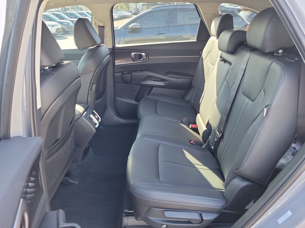 New 2026 Wolf Gray Kia S image 15