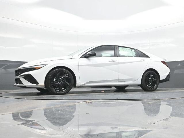 New 2026 White Hyundai SEL Sport Plus image 13