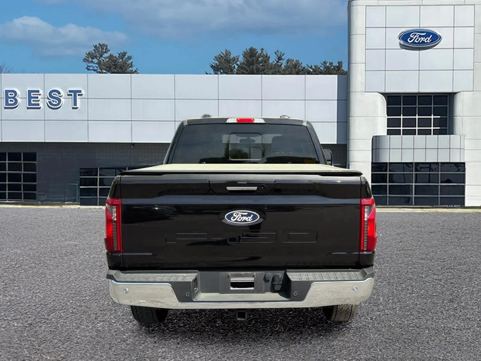 Used 2024 Agate Black Metallic Ford XLT image 6