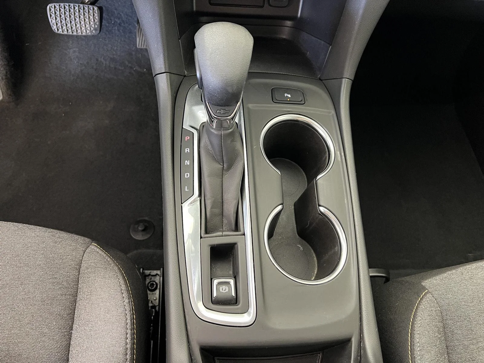 Used 2024 Sterling Gray Metallic Chevrolet LT image 18