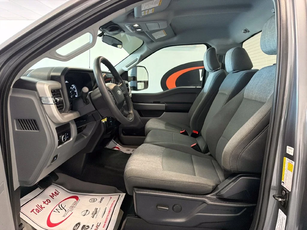 Used 2025 Gray Ford XLT image 10