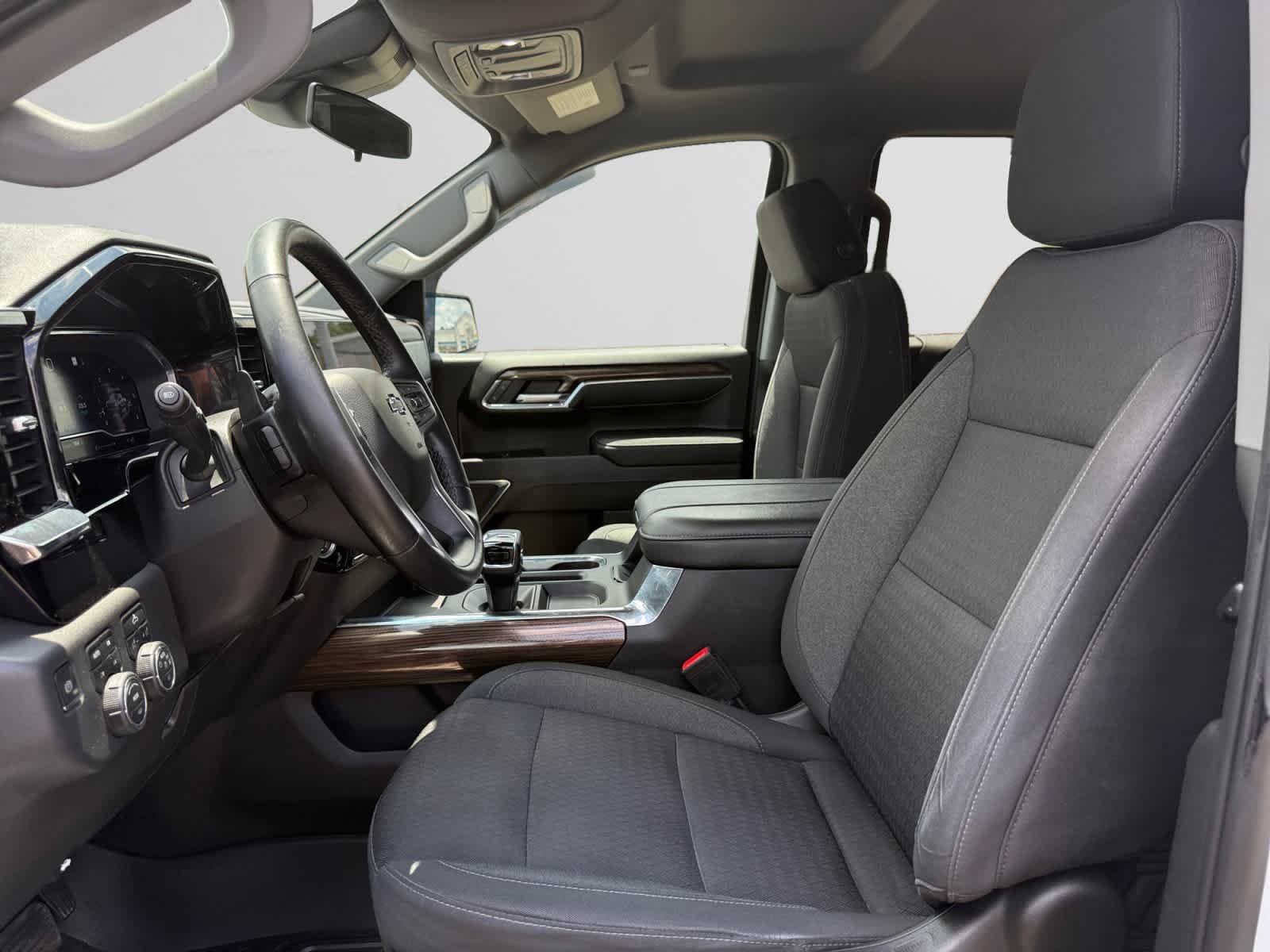 Used 2023 Iridescent Pearl Tricoat Chevrolet LT Trail Boss image 9