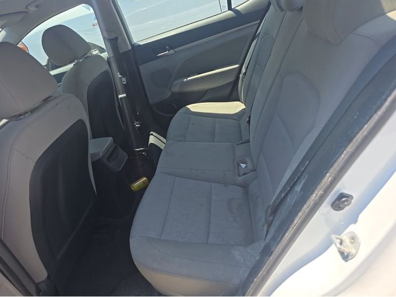 Used 2017 Quartz White Pearl Hyundai SE image 22