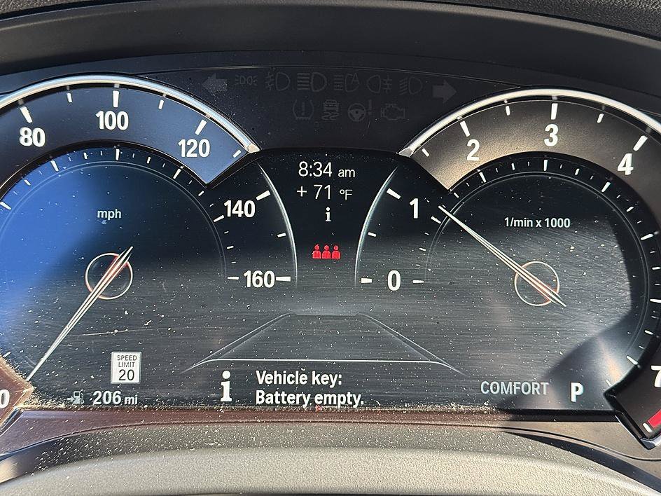Used 2019 Alpine White BMW xDrive30i image 11