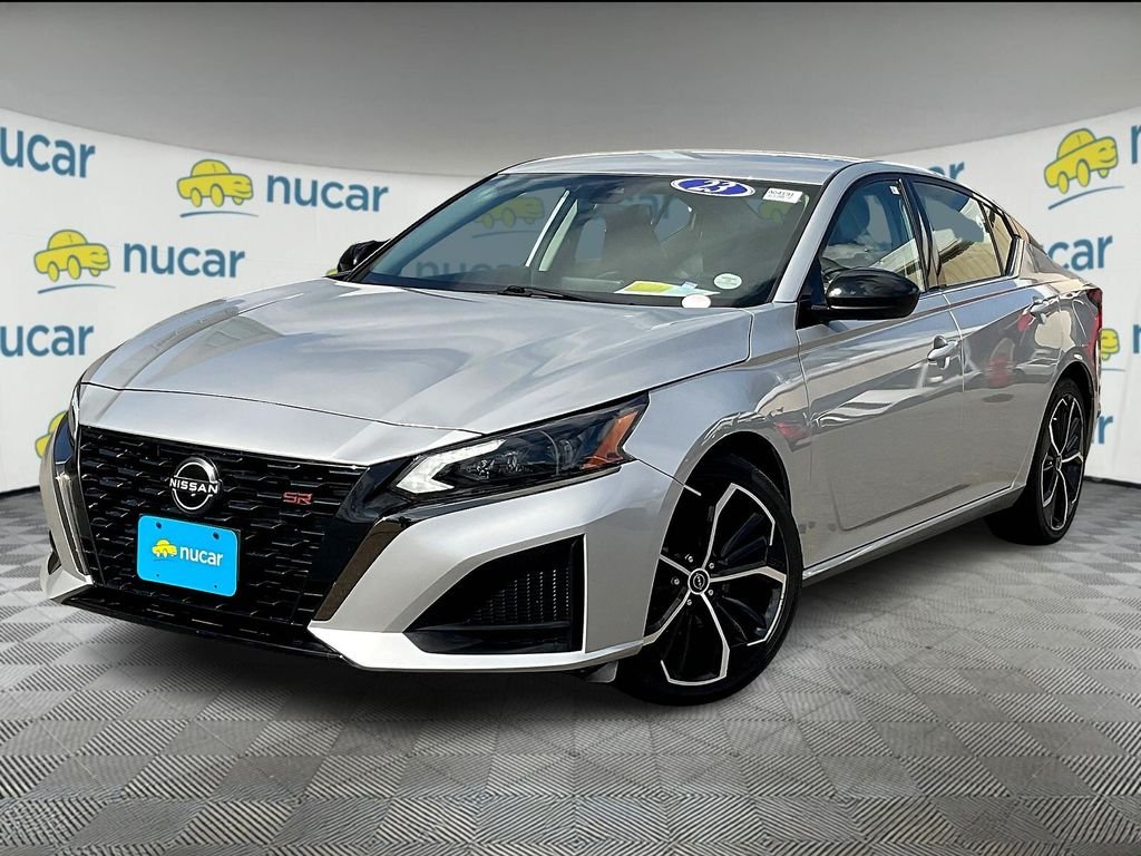Used 2023 Silver Nissan 2.5 SR image 3