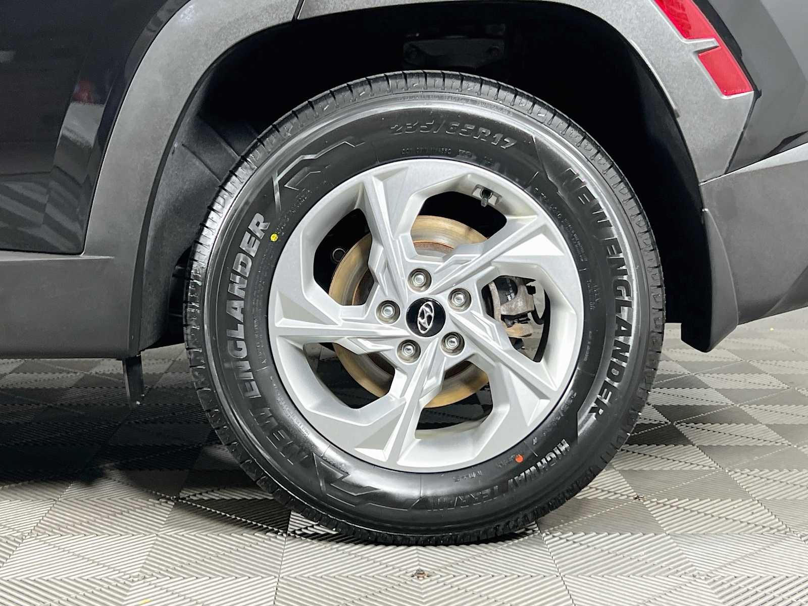 Used 2024 Black Pearl Hyundai SEL image 31