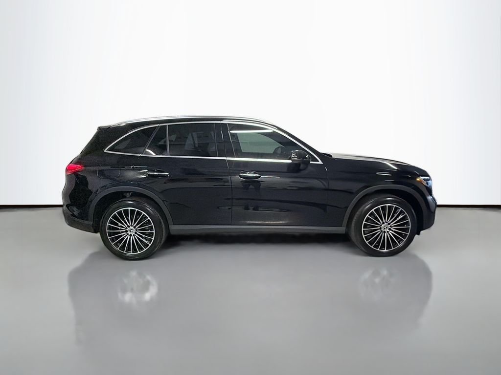 Used 2025 Black Mercedes-Benz GLC 300 image 8