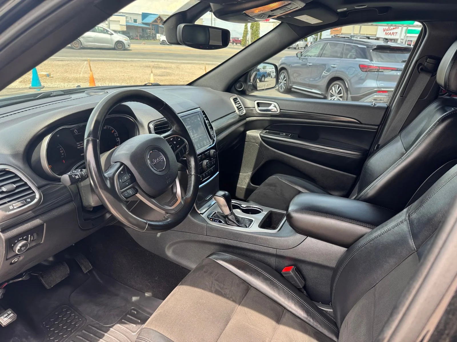 Used 2020 Black Jeep Altitude image 13