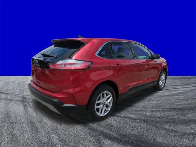 Used 2021 Red Ford SEL image 4