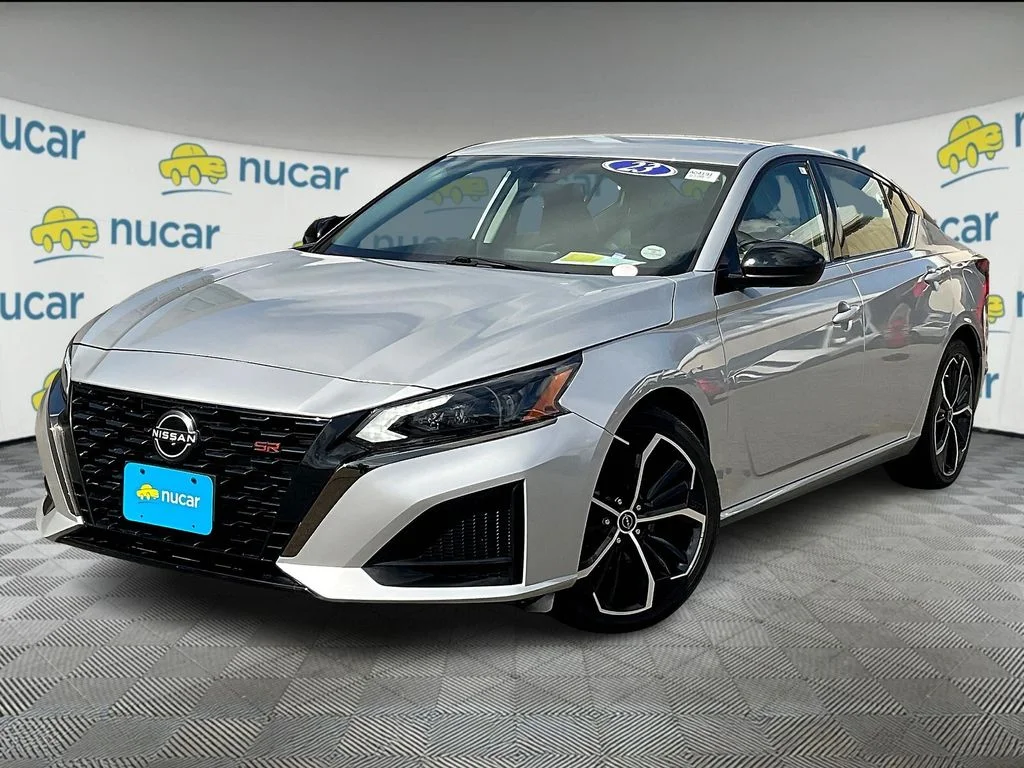 Certified Used 2023 Silver Nissan 2.5 SR image 3