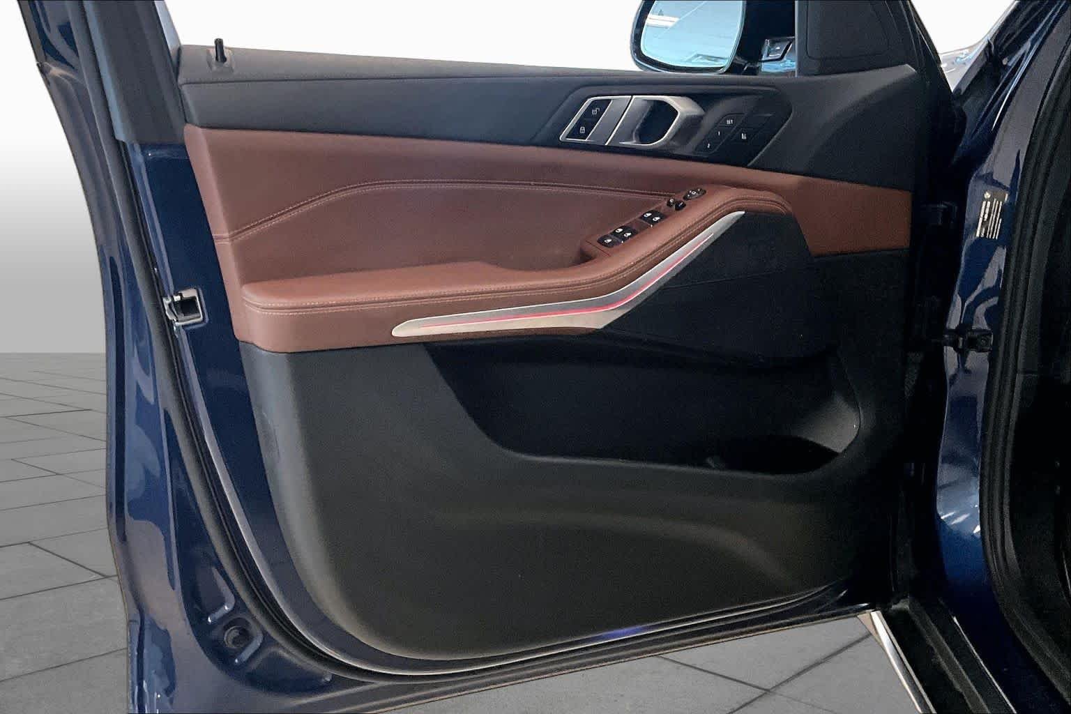 Used 2022 Phytonic Blue Metallic BMW sDrive40i image 21