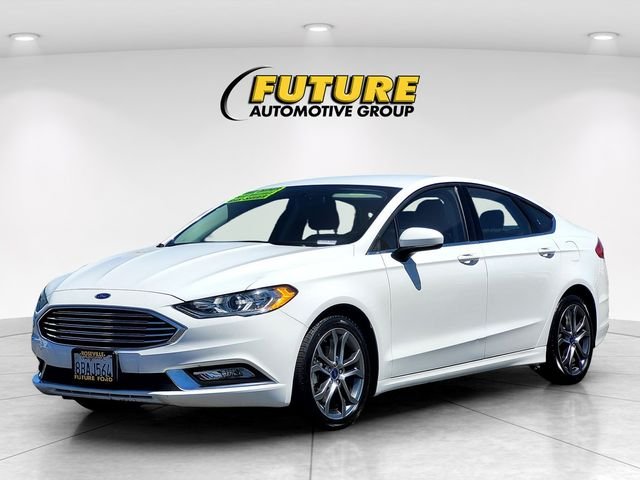 Used 2017 White Ford SE image 8