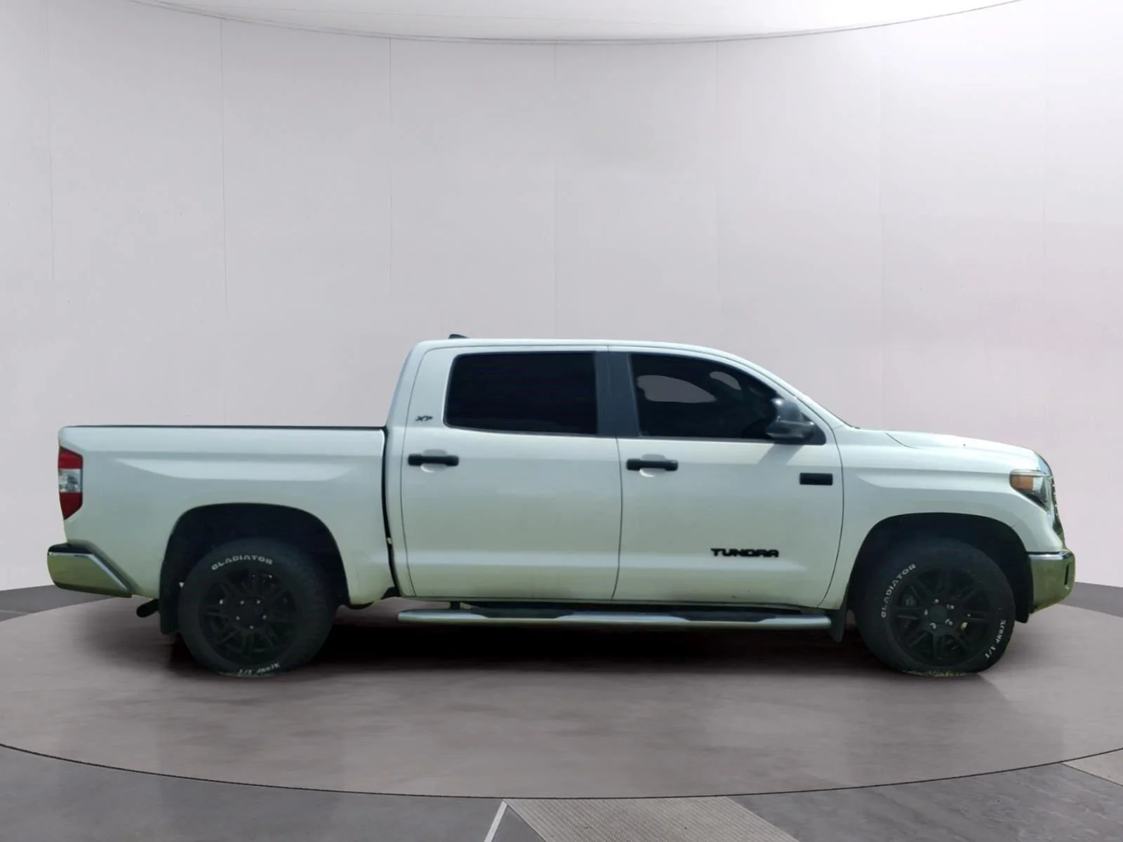 Used 2020 Super White Toyota SR5 image 9