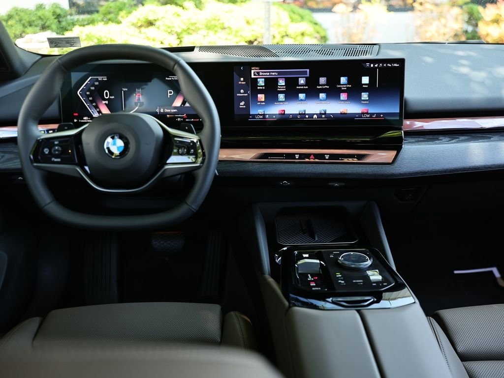 New 2027 Dark Graphite Metallic BMW 530i image 27