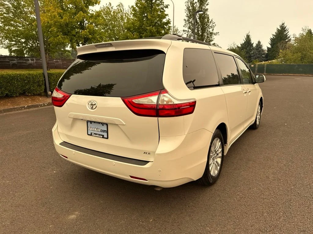 Used 2015 Blizzard Pearl Toyota XLE image 7