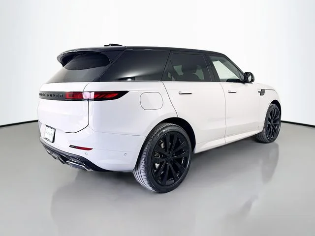 New 2026 Borasco Grey Metallic Land Rover Dynamic SE image 5