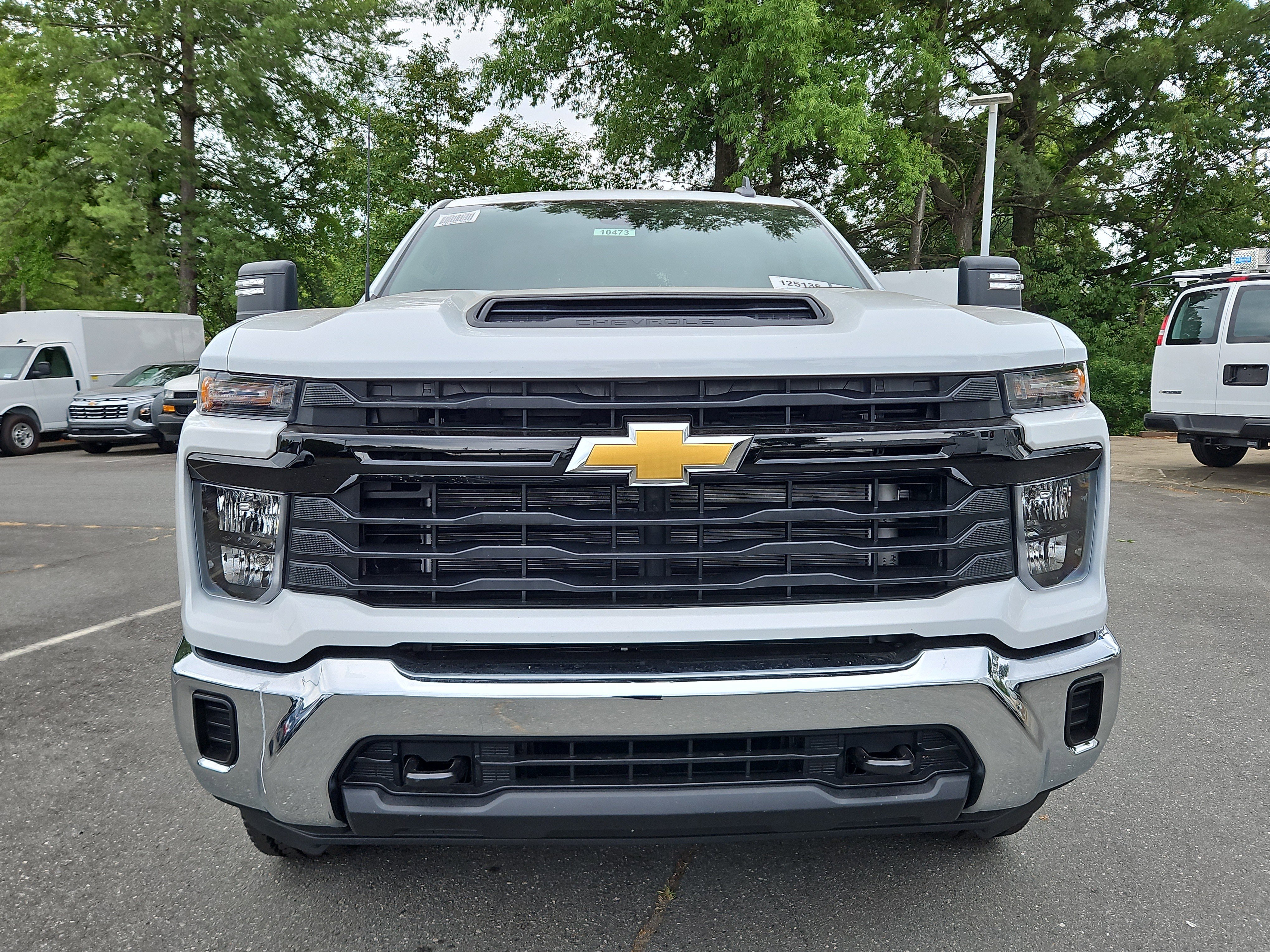 New 2026 Summit White Chevrolet WT image 7