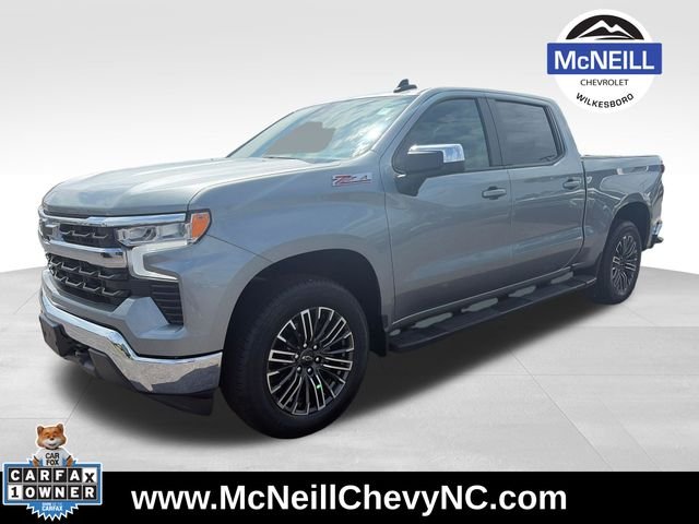 Used 2024 Gray Chevrolet LT image 3
