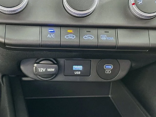 New 2026 Hyundai ELANTRA SE